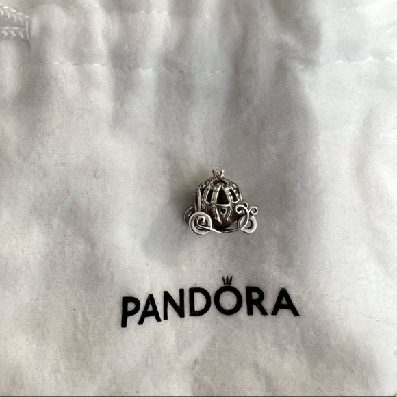 Pandora Disney Cinderella carriage charm with 14k gold - Picture 5 of 8